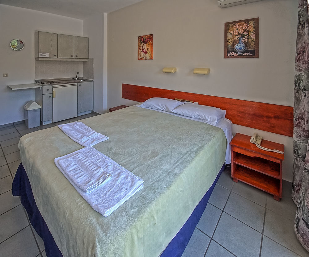 Seafront Beach Hotel Apartments Rethymno  Exterior photo